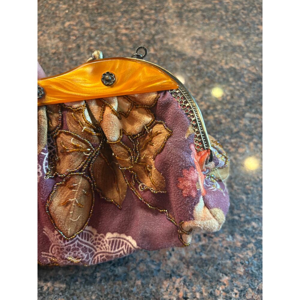 Vintage Velia Tortoise Frame Beaded Floral Clutch - Picture 10 of 12